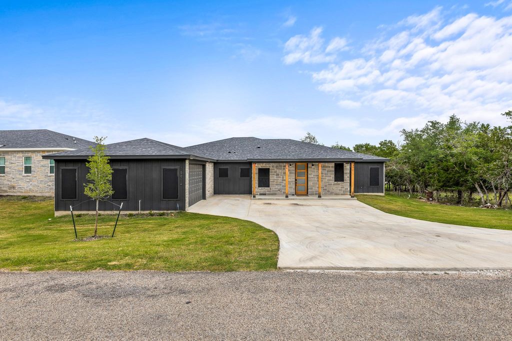 15914 Salado DR, Temple, TX 76502