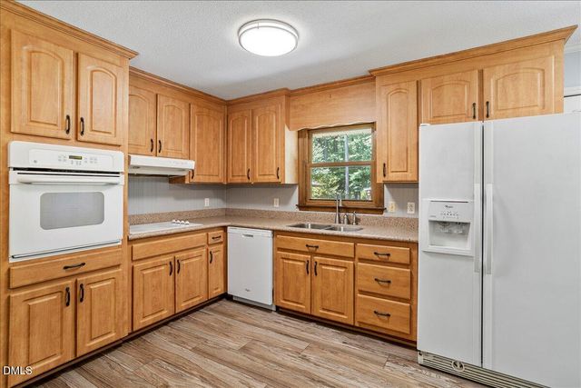 1621 Stonehurst Road, Raleigh, NC 27607