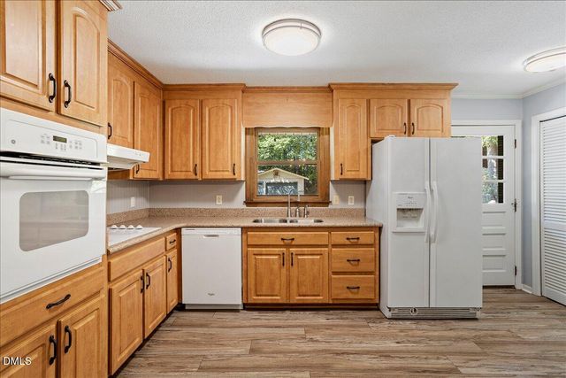 1621 Stonehurst Road, Raleigh, NC 27607