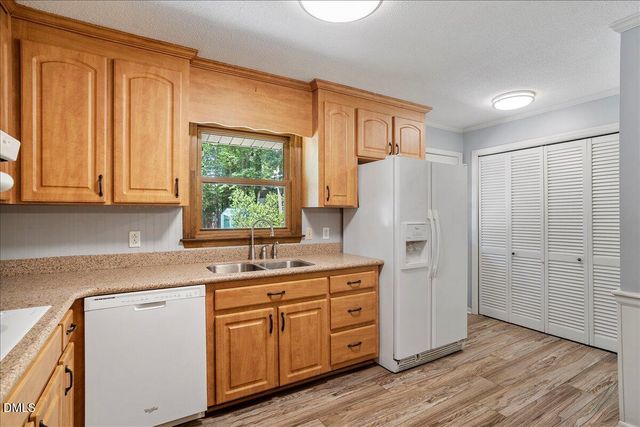 1621 Stonehurst Road, Raleigh, NC 27607