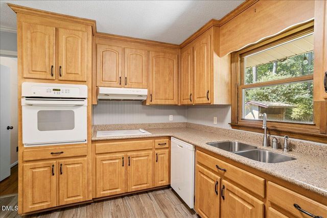 1621 Stonehurst Road, Raleigh, NC 27607