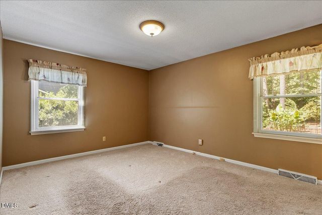 1621 Stonehurst Road, Raleigh, NC 27607