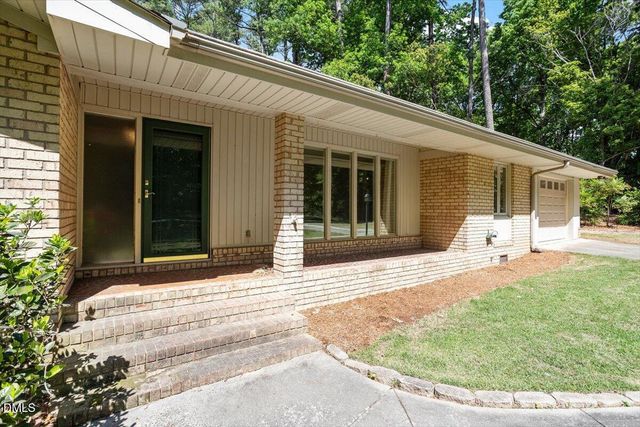 1621 Stonehurst Road, Raleigh, NC 27607