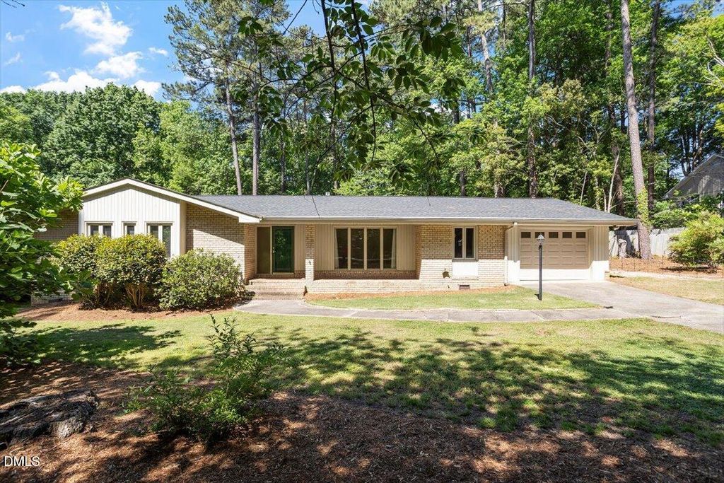 1621 Stonehurst Road, Raleigh, NC 27607