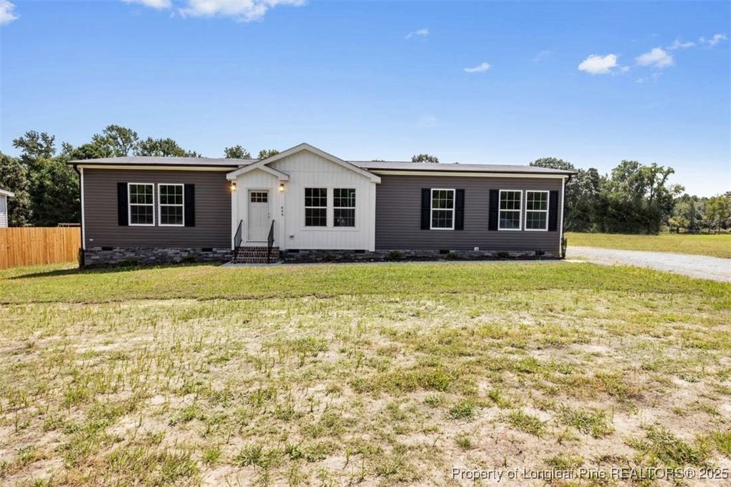849 Loop Road, Bunnlevel, NC 28323