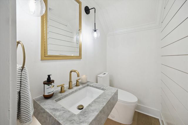 4148 Bissonnet Street, West University Place, TX 77005