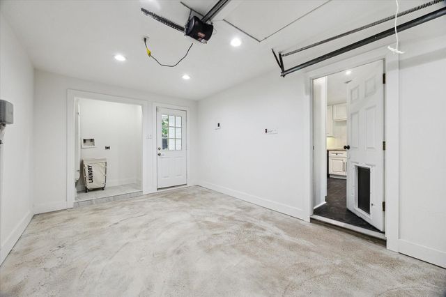 4148 Bissonnet Street, West University Place, TX 77005