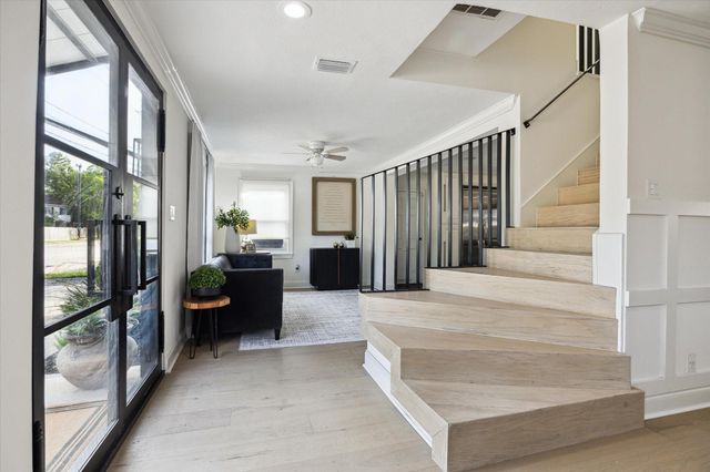 4148 Bissonnet Street, West University Place, TX 77005