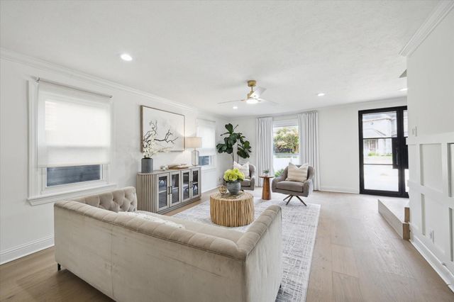 4148 Bissonnet Street, West University Place, TX 77005