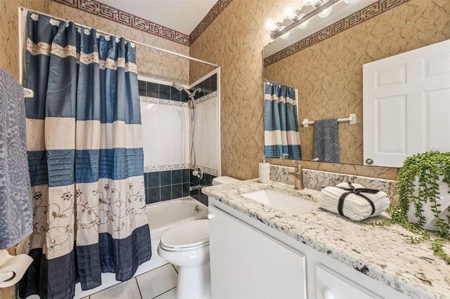 2202 GARDEN LAKE DRIVE, Winter Haven, FL 33884