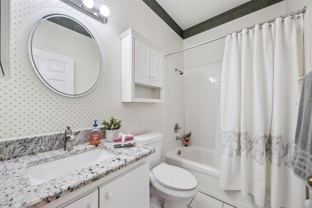 2202 GARDEN LAKE DRIVE, Winter Haven, FL 33884