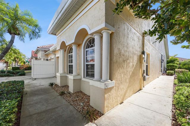 2202 GARDEN LAKE DRIVE, Winter Haven, FL 33884