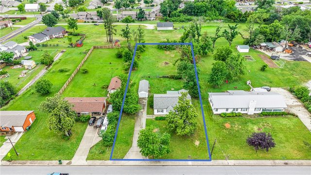 305 S Dixieland Road, Rogers, AR 72758