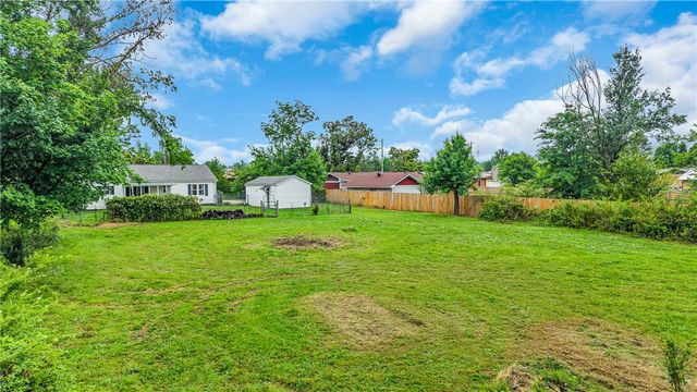 305 S Dixieland Road, Rogers, AR 72758