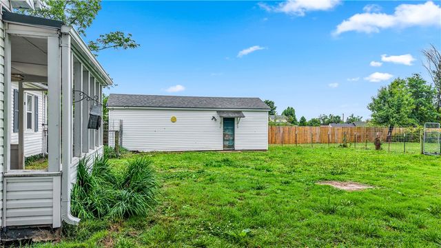 305 S Dixieland Road, Rogers, AR 72758