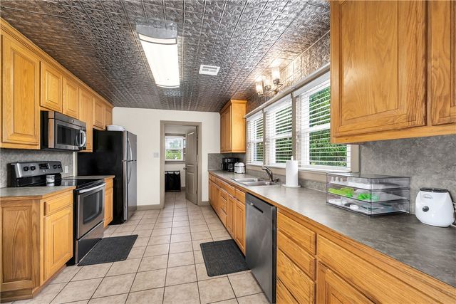 305 S Dixieland Road, Rogers, AR 72758