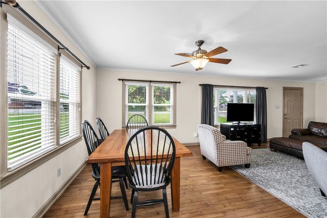 305 S Dixieland Road, Rogers, AR 72758
