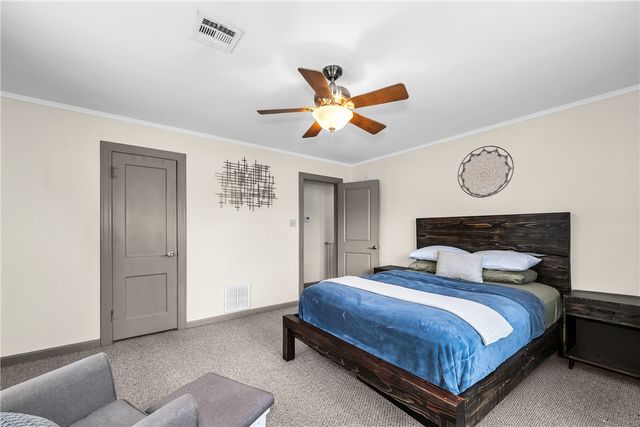 305 S Dixieland Road, Rogers, AR 72758