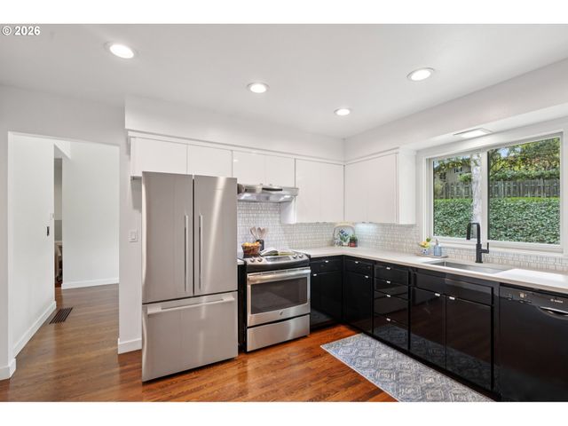 790 BRIERCLIFF Ln, Lake Oswego, OR 97034