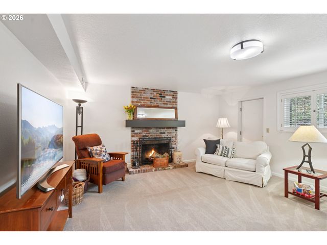 790 BRIERCLIFF Ln, Lake Oswego, OR 97034