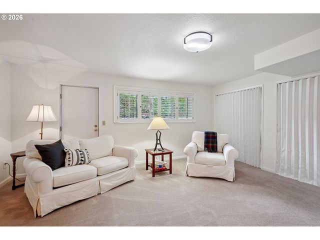 790 BRIERCLIFF Ln, Lake Oswego, OR 97034