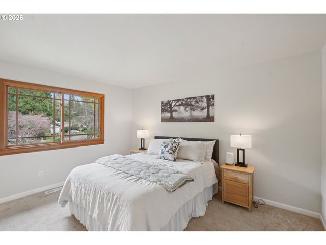 790 BRIERCLIFF Ln, Lake Oswego, OR 97034