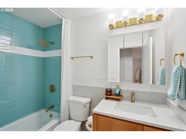 790 BRIERCLIFF Ln, Lake Oswego, OR 97034