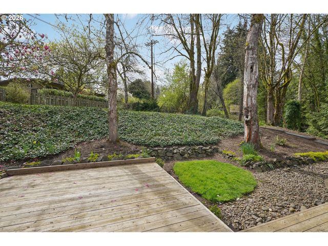 790 BRIERCLIFF Ln, Lake Oswego, OR 97034