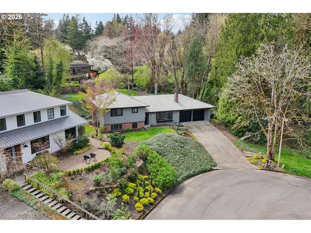 790 BRIERCLIFF Ln, Lake Oswego, OR 97034