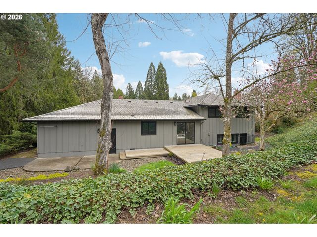 790 BRIERCLIFF Ln, Lake Oswego, OR 97034