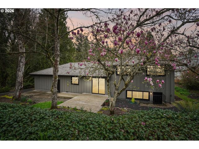 790 BRIERCLIFF Ln, Lake Oswego, OR 97034