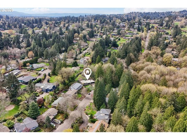 790 BRIERCLIFF Ln, Lake Oswego, OR 97034