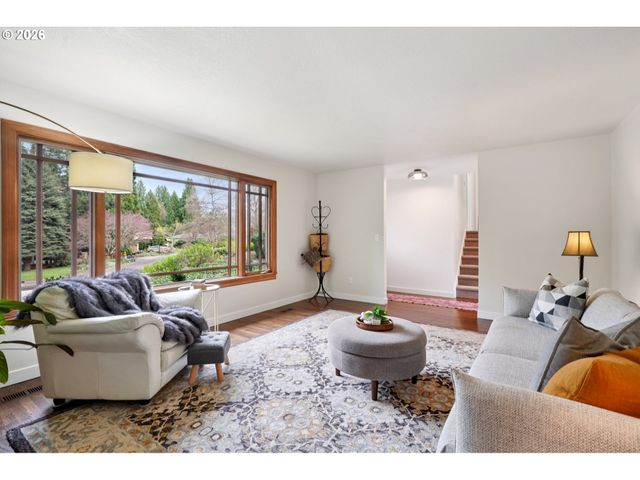 790 BRIERCLIFF Ln, Lake Oswego, OR 97034