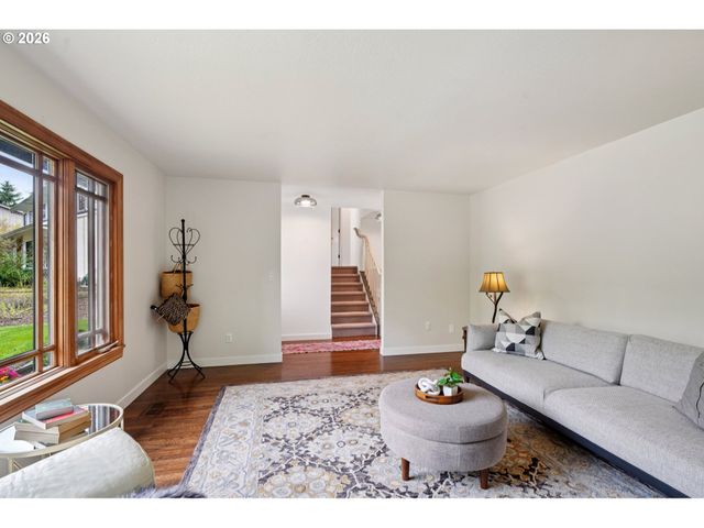 790 BRIERCLIFF Ln, Lake Oswego, OR 97034