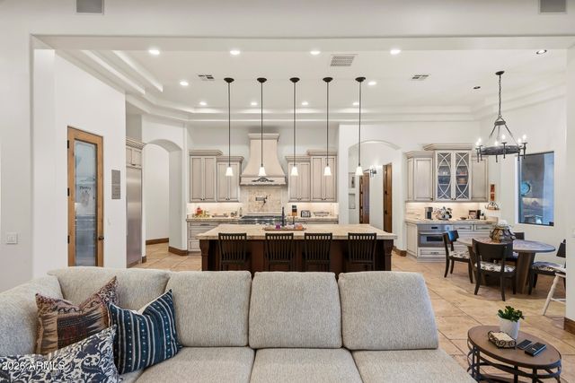 2914 E PORTOLA VALLEY Drive, Gilbert, AZ 85297