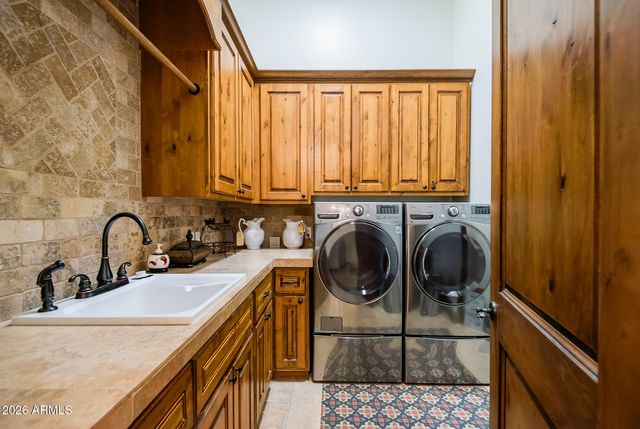 2914 E PORTOLA VALLEY Drive, Gilbert, AZ 85297