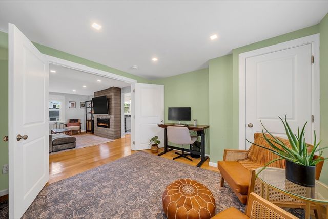 37 Hillcrest Ave, Beverly, MA 01915