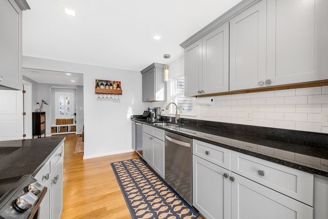 37 Hillcrest Ave, Beverly, MA 01915