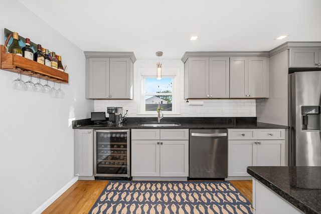 37 Hillcrest Ave, Beverly, MA 01915
