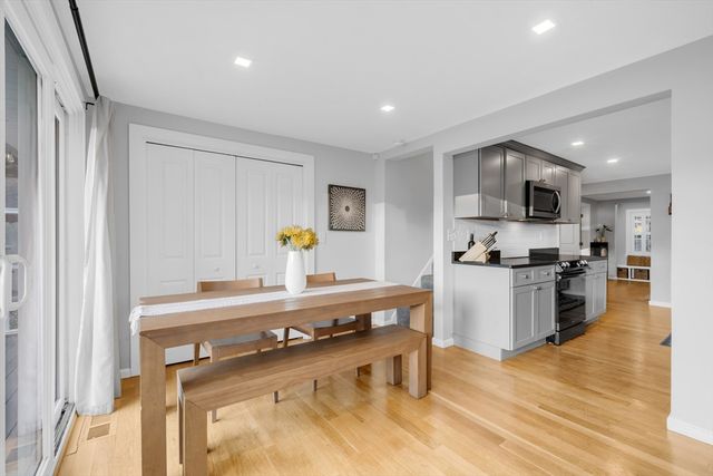 37 Hillcrest Ave, Beverly, MA 01915