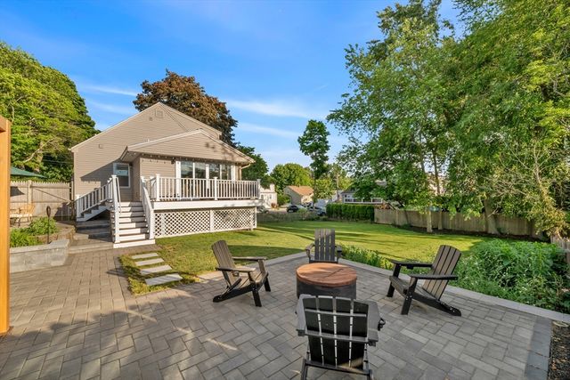 37 Hillcrest Ave, Beverly, MA 01915