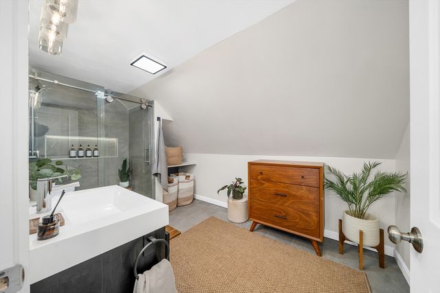 37 Hillcrest Ave, Beverly, MA 01915