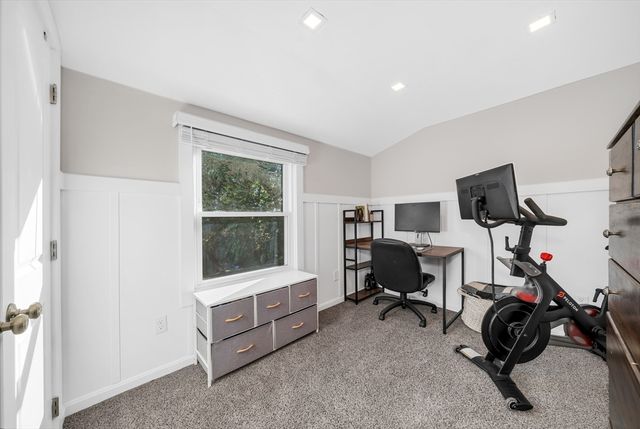 37 Hillcrest Ave, Beverly, MA 01915