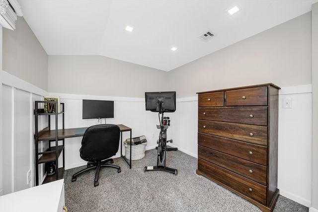 37 Hillcrest Ave, Beverly, MA 01915