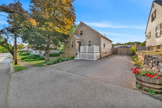 37 Hillcrest Ave, Beverly, MA 01915