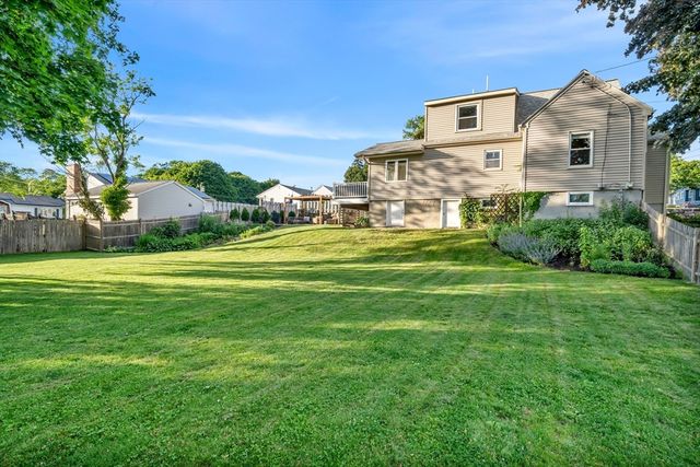 37 Hillcrest Ave, Beverly, MA 01915