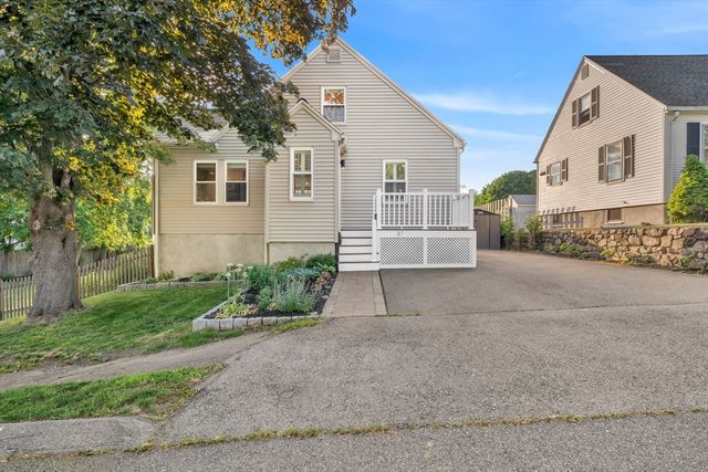 37 Hillcrest Ave, Beverly, MA 01915