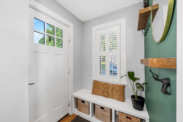 37 Hillcrest Ave, Beverly, MA 01915