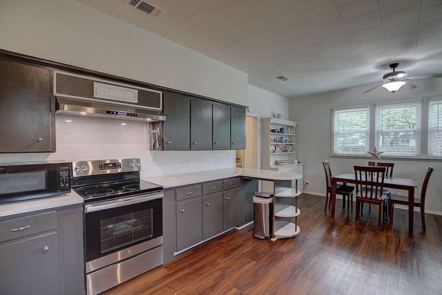 242 S Franklin Street, La Grange, TX 78945
