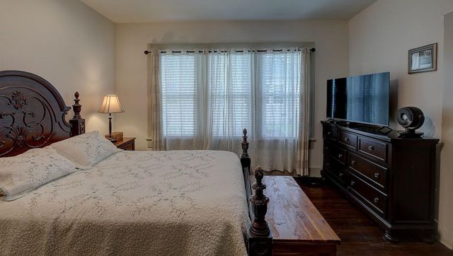 242 S Franklin Street, La Grange, TX 78945